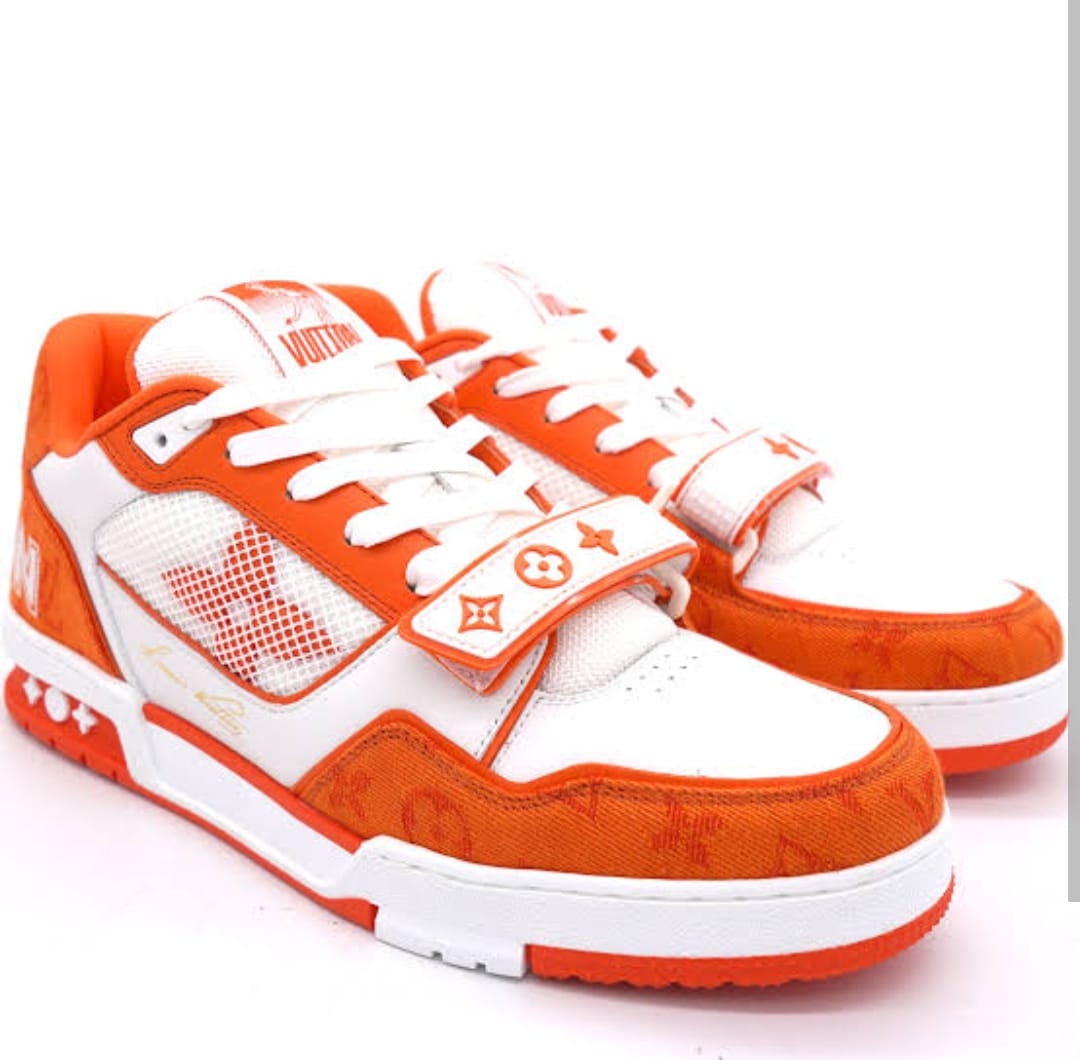 LV SNEAKERS
